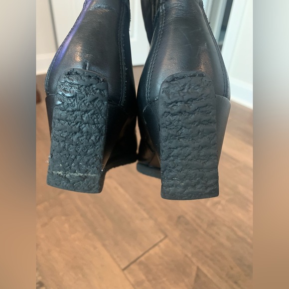 Women Pegabo leather boots with side zipper. - Picture 5 of 5